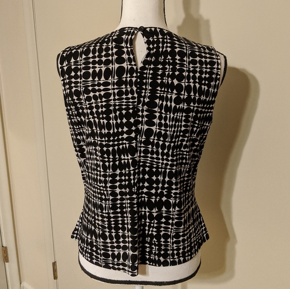 Calvin Klein size Medium sleeveless top - Picture 5 of 6